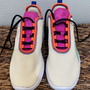 New Nike Air Max Motion Zoom